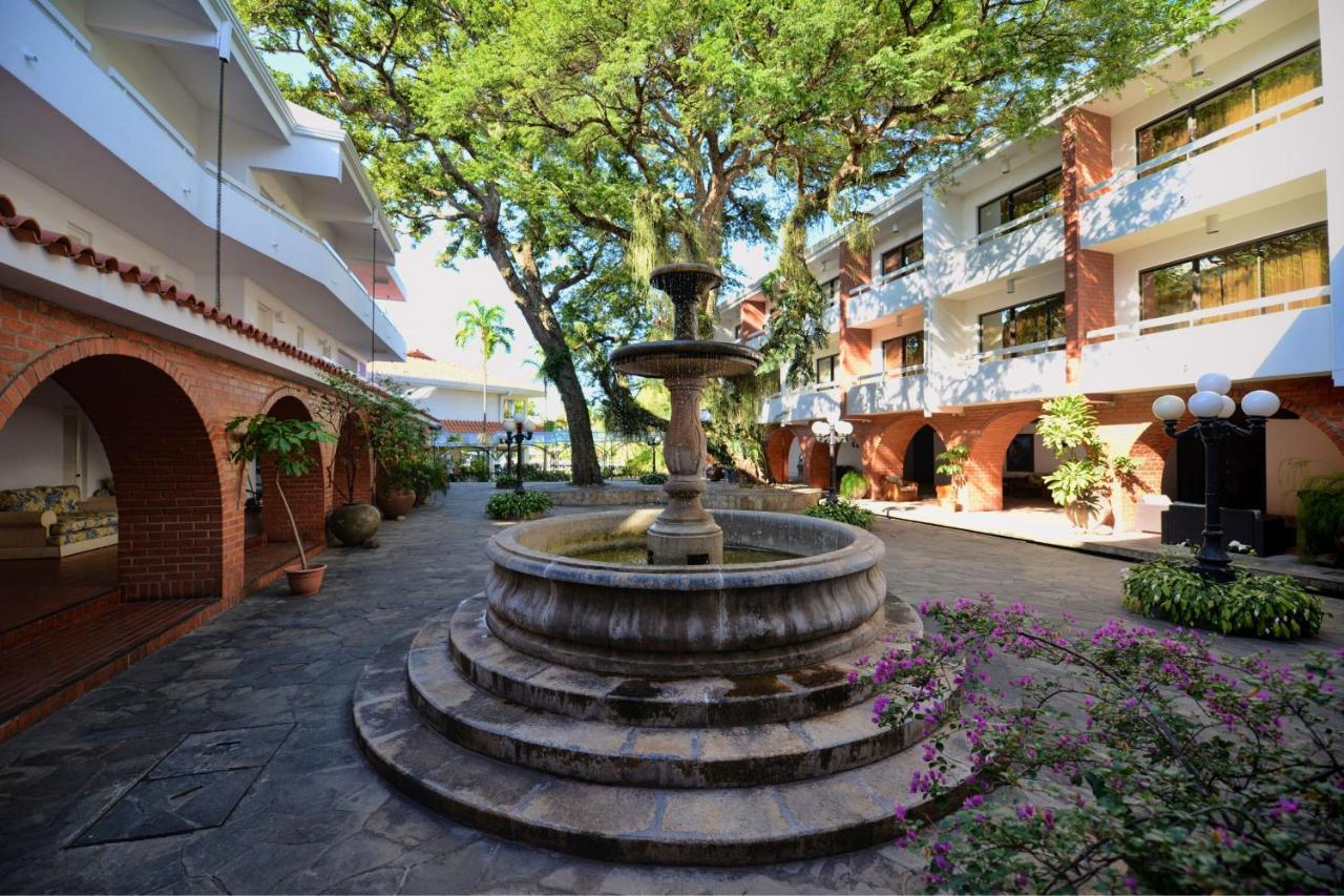 로스 타지보스 호텔 산타 크루즈 드 라 시에라 외부 사진